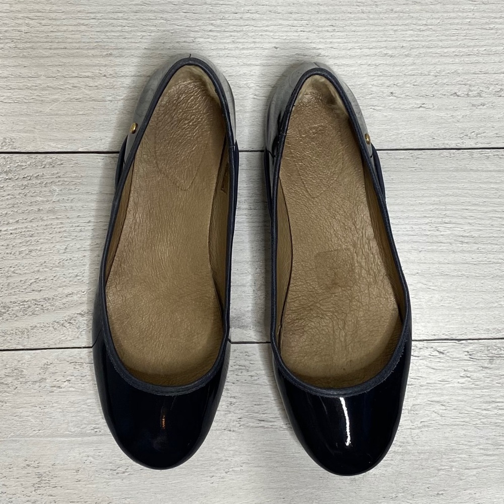 Women’s Classic Patent Ballet Flats in Black